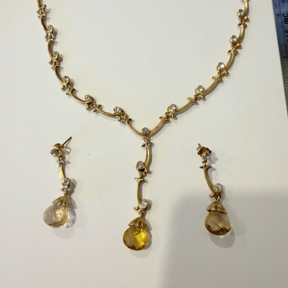 Gold Tone Crystal Accent Faceted Amber-Color Teardrop Y-Necklace and Dangle - Picture 2 of 4